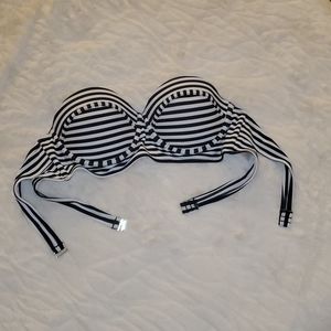 Strapless underwire bikini top